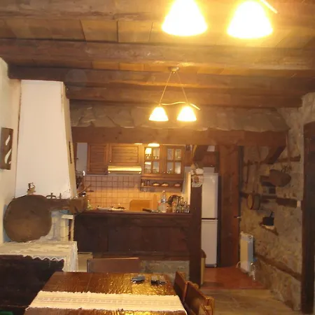 Vodenicharovata Guest house *